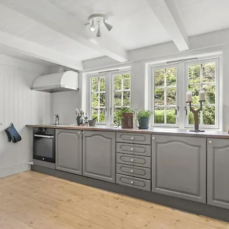 Hébergement de vacances 200-year-old House By The Southern Archipelago Mandal