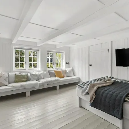 Hébergement de vacances 200-year-old House By The Southern Archipelago *
