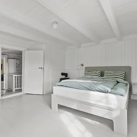 Hébergement de vacances 200-year-old House By The Southern Archipelago *