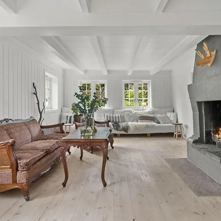 200-year-old House By The Southern Archipelago *