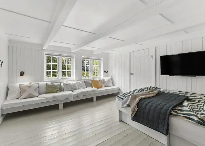 Semesterbostad 200-year-old House By The Southern Archipelago *
