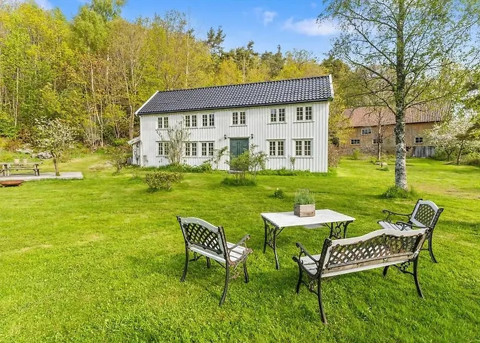 200-year-old House By The Southern Archipelago Semesterbostad