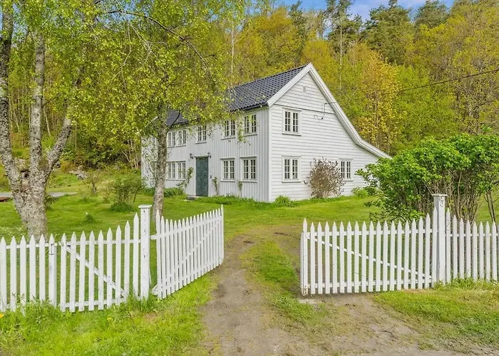 Semesterbostad 200-year-old House By The Southern Archipelago *
