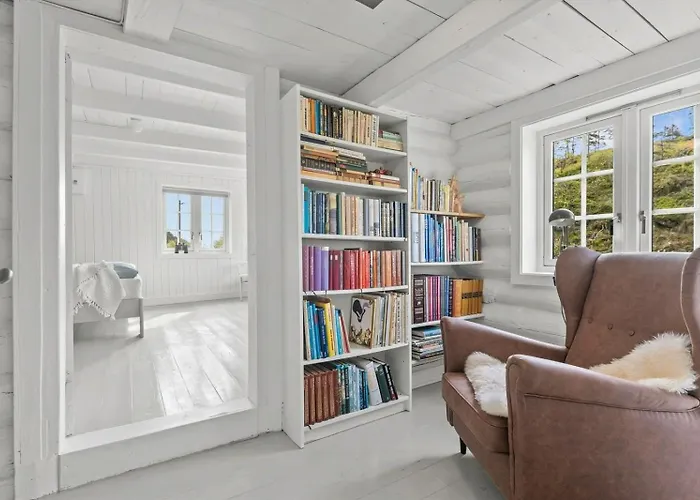 200-year-old House By The Southern Archipelago Semesterbostad Mandal