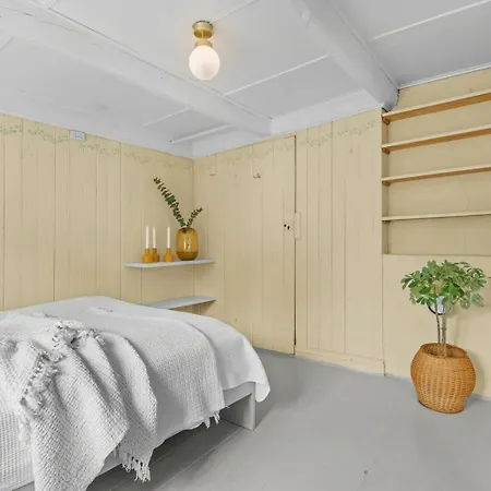 200-year-old House By The Southern Archipelago * Mandal