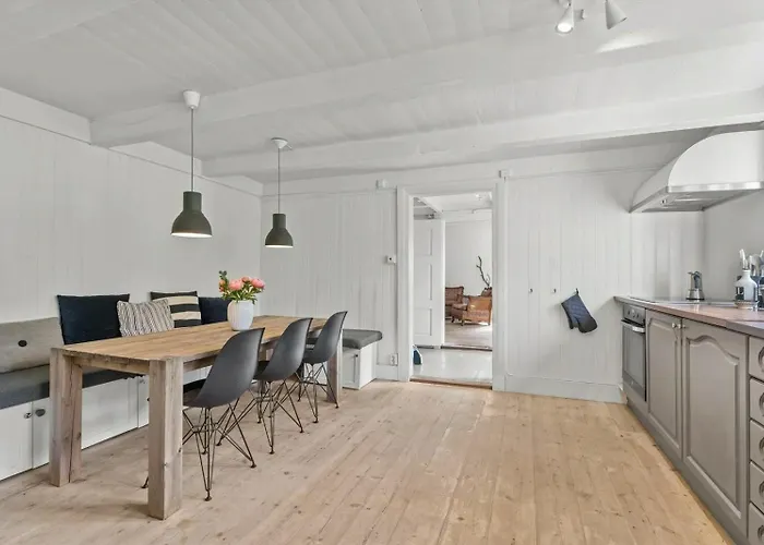 Dom wakacyjny 200-year-old House By The Southern Archipelago Mandal